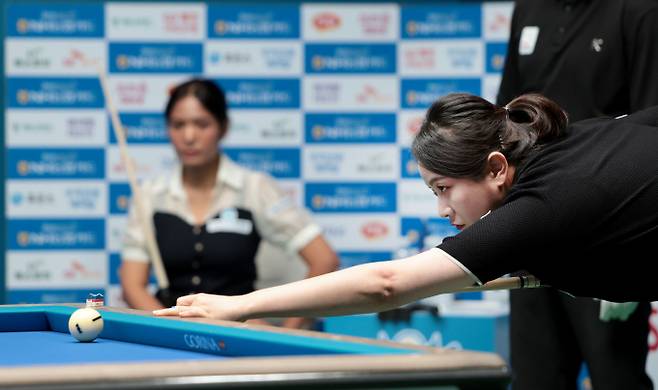 개인 통산 4번째 우승에 도전한 김민아가 스롱 피아비에 패하며 아쉬운 준우승을 차지했다. 사진은 10일 경기 고양 PBA스타디움에서 열린 2025-26시즌 3차 투어 올바른 생활카드 NH농협카드 PBA-LPBA 채리티 챔피언십 LPBA 결승전에 출전한 김민아의 모습. /사진=프로당구협회(PBA) 제공