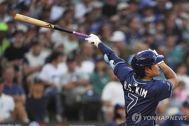 삼진으로 물러나는 김하성 (시애틀 AP=연합뉴스) 탬파베이 김하성이 10일(한국시간) 미국 워싱턴주 시애틀의 T모바일파크에서 열린 메이저리그 시애틀과 방문 경기, 5회 헛스윙 삼진으로 물러나고 있다.