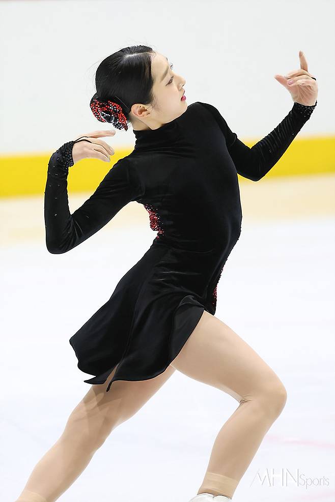 신지아