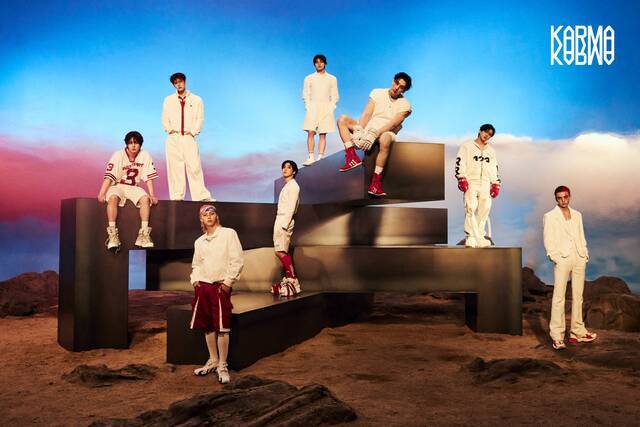 '카르마'에는 타이틀곡 '세리머니'를 비롯해 총 11곡이 수록된다. 그룹 내 프로듀싱 팀 쓰리라차가 전곡을 만들었다./JYP엔터테인먼트