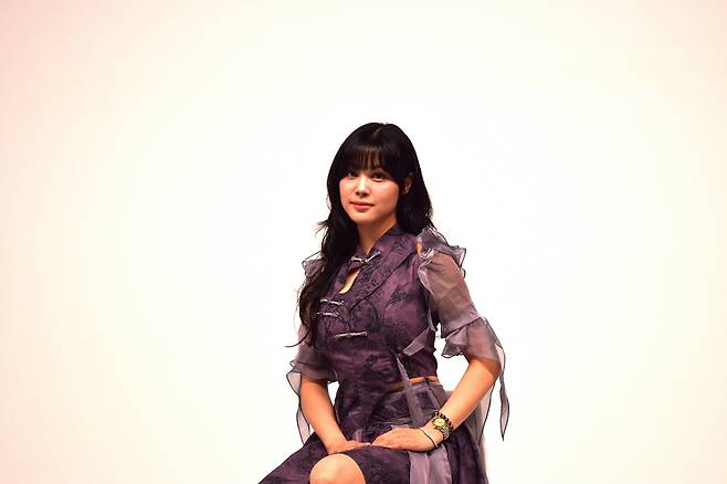 Emily Mei Li, co-founder and CEO of ArtisynX, poses during an interview with The Korea Herald at the Herald Studio in Yongsan-gu, central Seoul, Aug. 5. (Kim Hae-yeon/ The Korea Herald)