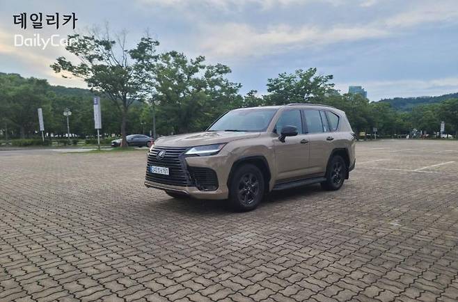 렉서스, LM700h (하이브리드 대형 SUV)