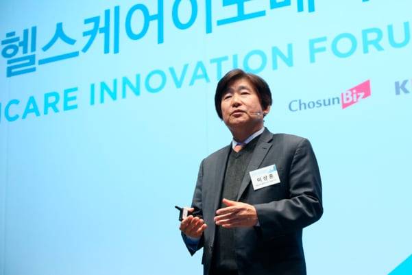 이상훈 에이비엘바이오 대표가 2019년 11월 서울 소공동 웨스틴조선호텔에서 열린 ‘헬스케어이노베이션포럼 2019’에서 강연하고 있는 모습. /조선비즈