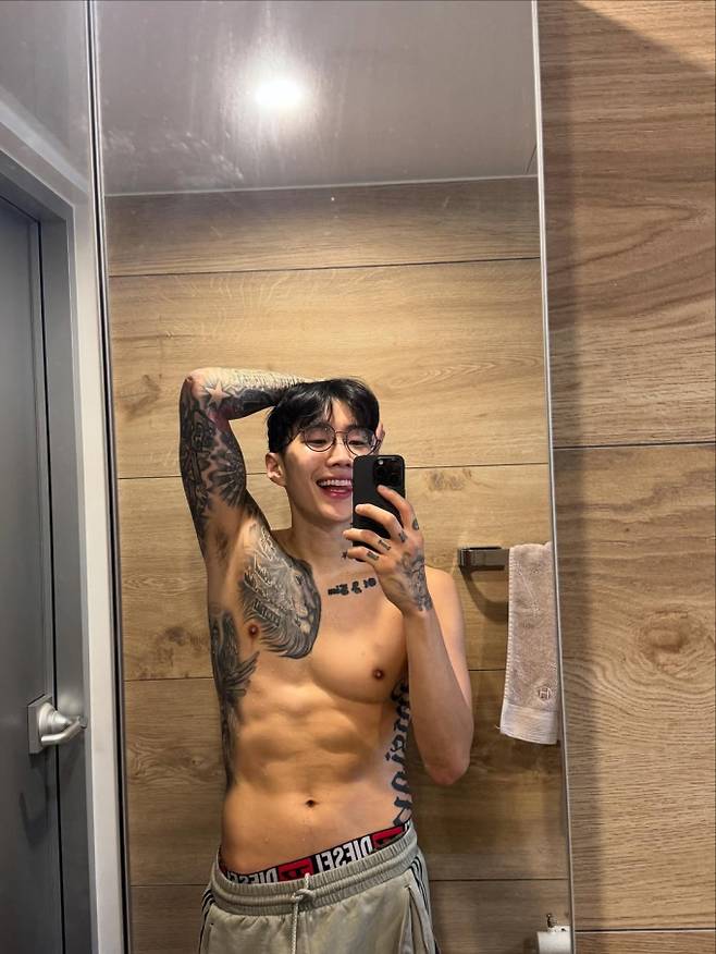 @moresojuplease