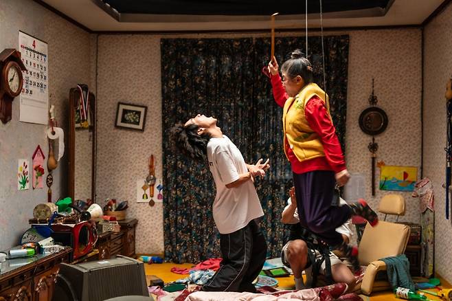 영화 '좀비딸' 현장 비하인드 스틸컷. NEW 제공