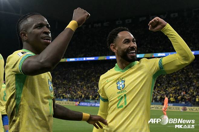 마테우스 쿠냐(사진 오른쪽)는 브라질 국가대표팀에서도 활약 중이다. 사진=AFPBBNews=News1