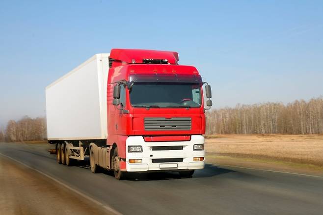 도로 위 트럭 자료사진. 기사와 관계 없음. 123rf.com