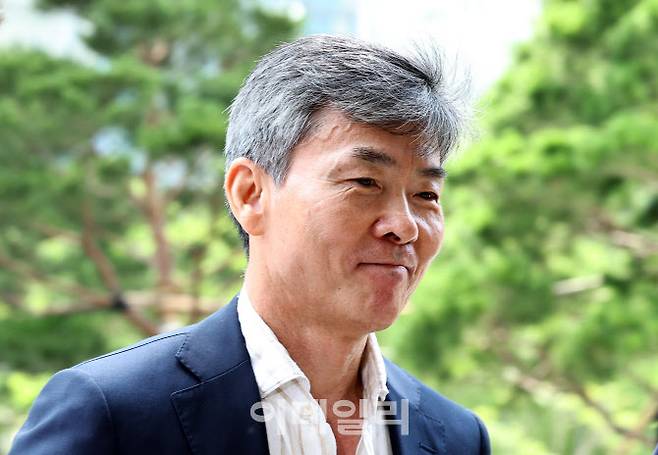 이종호 전 블랙펄인베스트 대표가 지난달 30일 서울 종로구 김건희 특검팀(특별검사 민중기) 사무실로 3차 소환 조사에 출석하고 있다. (사진=뉴시스)