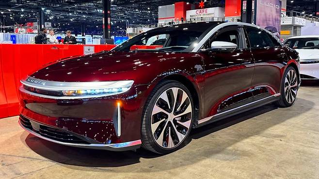 루시드 에어 그랜드 투어링