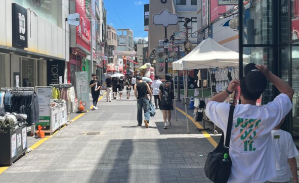 광주광역시 충장로 상가. 윤준명 기자