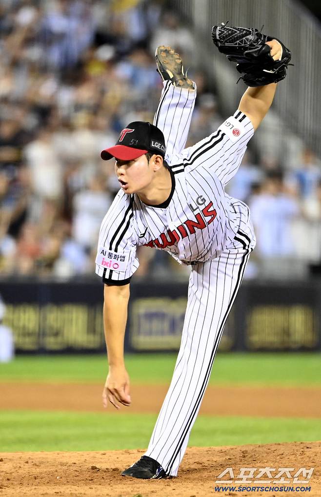 19일 잠실야구장에서 열린 롯데와 LG의 경기, LG 김영우가 역투하고 있다. 잠실=허상욱 기자wook@sportschosun.com/2025.08.19/