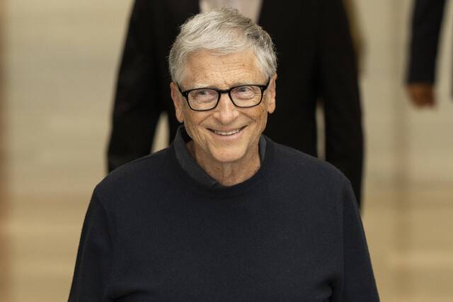 빌 게이츠 게이츠재단 이사장이 20일 서울김포비즈니스항공센터를 통해 입국하고 있다. 연합뉴스