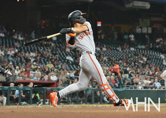 (이정후의 호쾌한 타격모습)