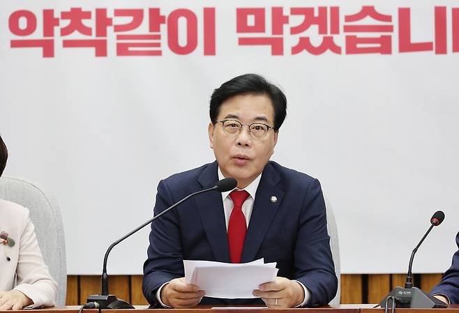 송언석 국민의힘 비상대책위원장 겸 원내대표가 22일 국회에서 열린 원내대책회의에서 발언하고 있다. 연합뉴스