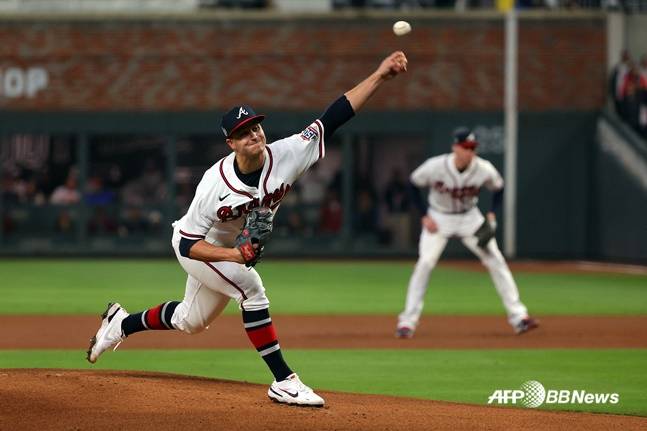 터커 데이비슨이 애틀랜타 시절인 2021년 월드시리즈 5차전에서 투구하고 있다. /AFPBBNews=뉴스1