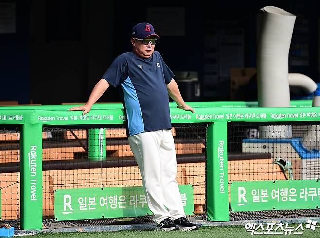 김태형 감독이 이끄는 롯데 자이언츠가 23일 창원NC파크에서 열리는 2025 신한 SOL Bank KBO리그 NC 다이노스와의 팀 간 13차전에서 11연패 탈출에 도전한다. 사진 엑스포츠뉴스 DB