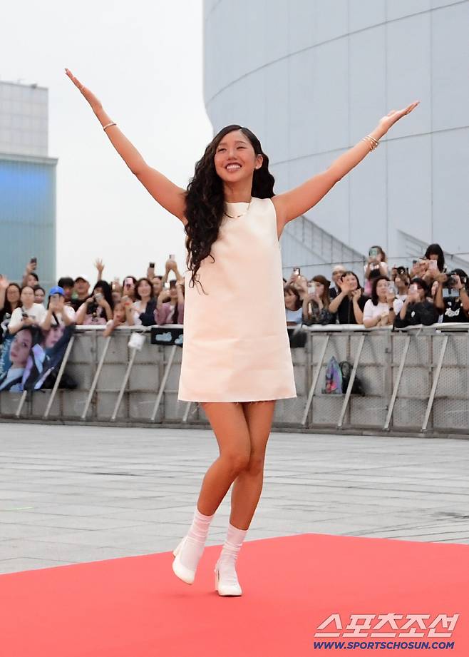 제4회 청룡시리즈어워즈(Bluedragon Series Awards)가 18일 인천 파라다이스시티에서 열렸다. 미미가 포토타임을 갖고 있다. 인천=송정헌 기자 songs@sportschosun.com/2025.07.18/