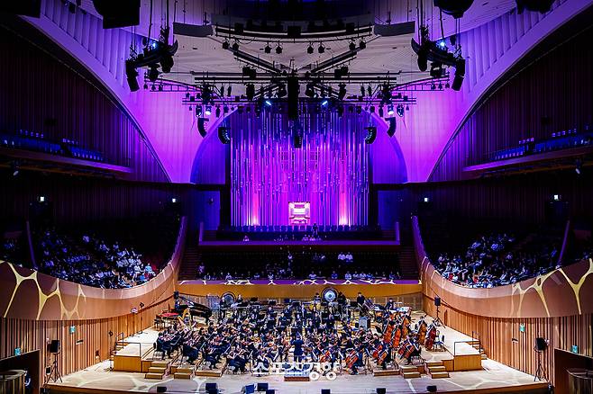 SM 클래식스 오케스트라 콘서트 ‘SM CLASSICS LIVE 2025 in SEOUL’이 롯데콘서트홀에서 펼쳐지고 있다. SM엔터테인먼트 제공