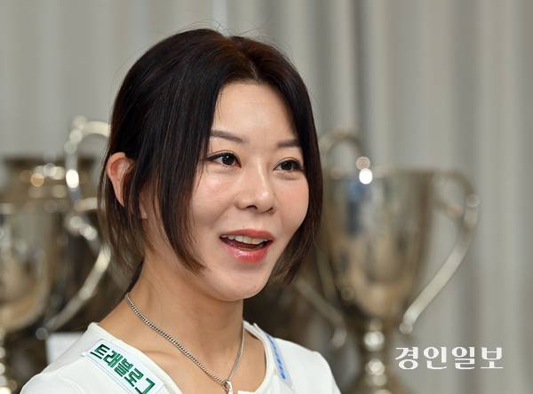 지난 11일 오후 경기도 고양의 개인 연습장에서 만난 LPBA 김가영 선수가 해외에서 활동하던 시절에 대해 이야기하고 있다. 2025.7.11 /김용국기자 yong@kyeongin.com