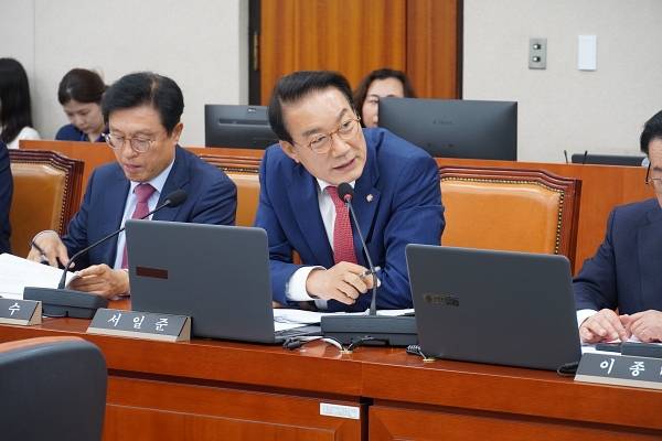 서일준 국민의힘 거제 국회의원이 상임위원회에서 질의를 하고 있다. /서일준 의원실