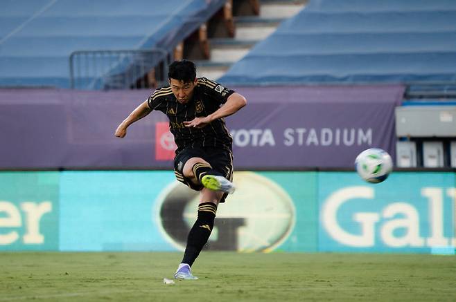 (손흥민이 지난 24일(한국시간) 달라스를 상대로 MLS 첫 골을 터트리는 장면)