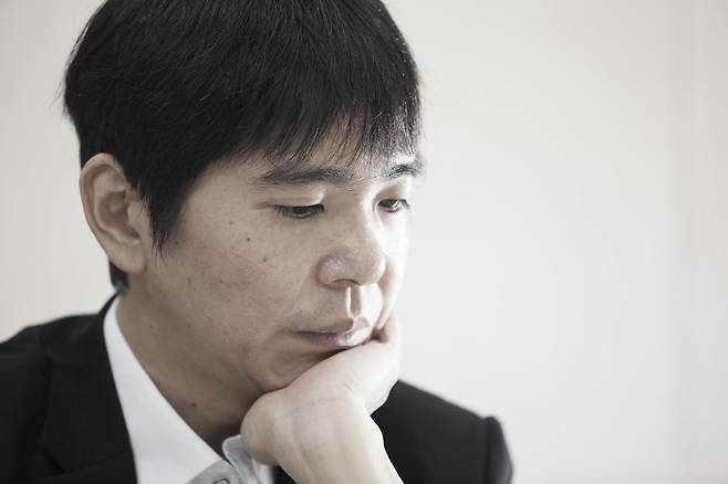 이세돌 전 프로 바둑 기사가 서울 중림동 한국경제신문 본사에서 인터뷰하고 있다. ⓒ문덕관