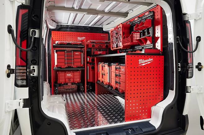 PV5 카고 밀워키 워크스테이션