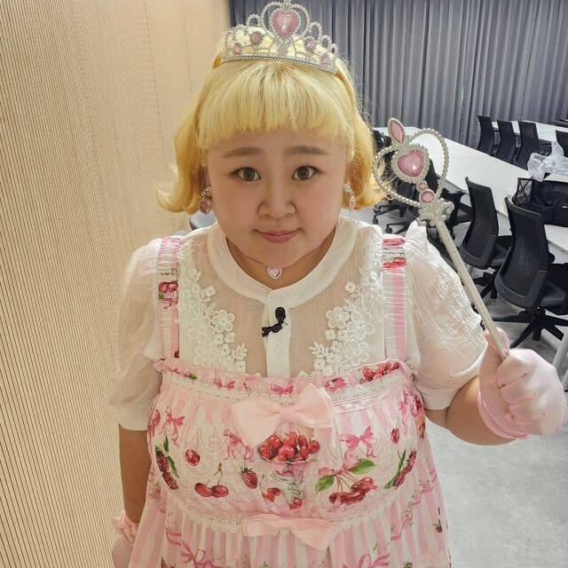 개그우먼 홍윤화가 27kg 감량한 모습을 공개했다./홍윤화 소셜미디어