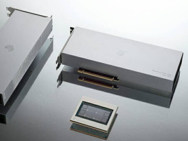 리벨리온 리벨쿼드 칩과 카드.(사진=리벨리온)