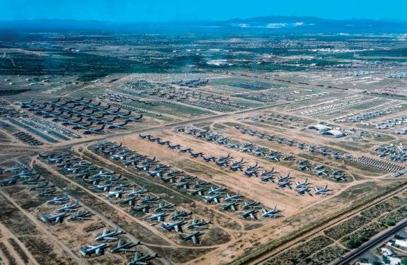 미국 애리조나주에 있는 미 공군 제309항공우주 정비 및 재생 센터(AMARC). 미국 공군 제공