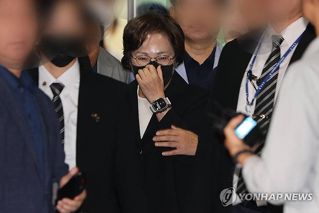 박희영 용산구청장 '이태원참사 부실대응 혐의' 등 무죄 (서울=연합뉴스) 김도훈 기자 = 박희영 용산구청장이 30일 오후 서울 마포구 서울서부지방법원에서 열린 이태원 참사 부실 대응 관련 1심 선고에서 무죄를 선고받은 뒤 청사를 나서고 있다. 2024.9.30 superdoo82@yna.co.kr