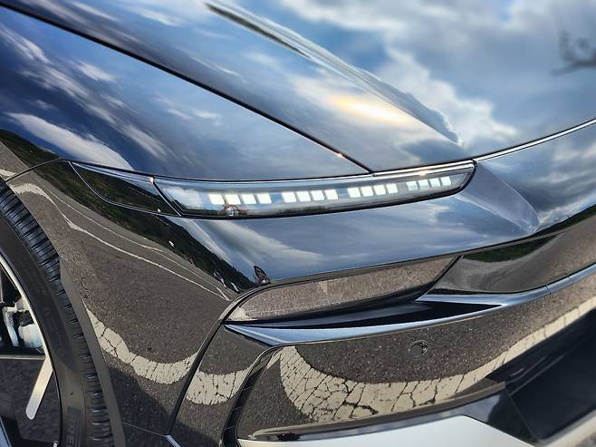 더뉴아이오닉6 헤드라이트./사진=도다솔 기자