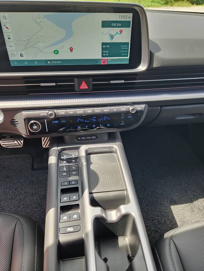 더뉴아이오닉6 센터콘솔./사진=도다솔 기자