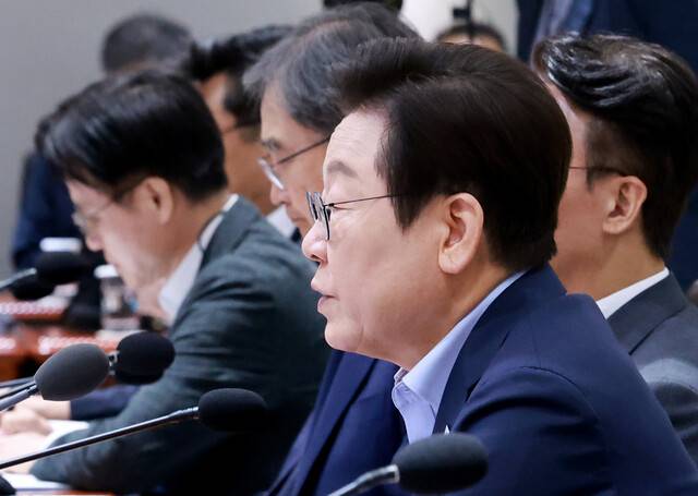 이재명 대통령이 29일 서울 용산 대통령실 청사에서 열린 임시 국무회의에서 발언하고 있다. 연합뉴스