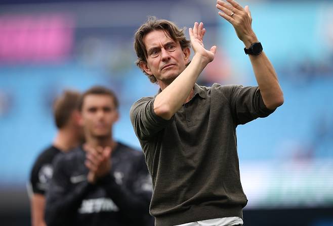 맨체스터 시티와 토트넘 홋스퍼의 경기 후, 토트넘의 토마스 프랑크 감독이 반응하고 있다.