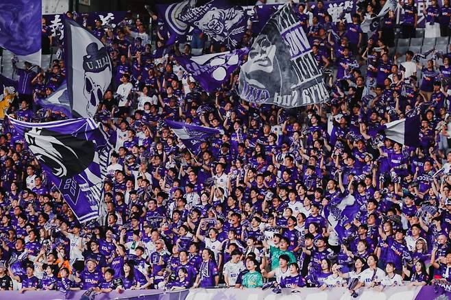 산프레체 히로시마 서포터. /사진=산프레체 히로시마 공식 사회관계망서비스(SNS)