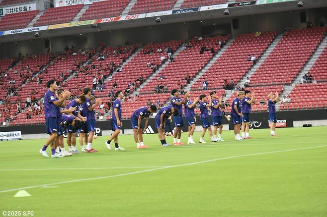 산프레체 히로시마 경기 종료 후. /사진=산프레체 히로시마 공식 사회관계망서비스(SNS)