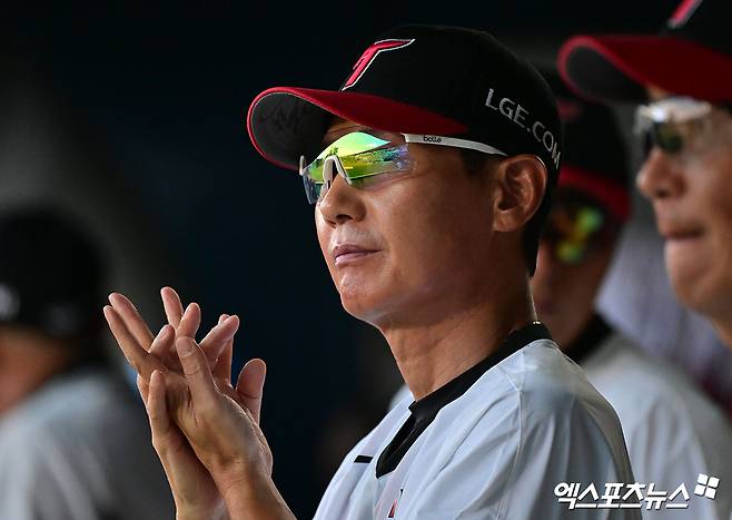 염경엽 감독이 이끄는 LG 트윈스가 30일 서울 잠실야구장에서 열리는 2025 신한 SOL Bank KBO리그 키움 히어로즈와의 팀 간 14차전에서 외국인 투수 톨허스트를 앞세워 승리에 도전한다. 사진 엑스포츠뉴스 DB