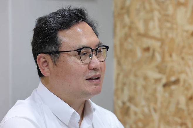 정창수 나라살림연구소장이 지난 8월 27일 서울 마포구 나라살림연구소에서 주간경향과 인터뷰를 하고 있다. 성동훈 기자