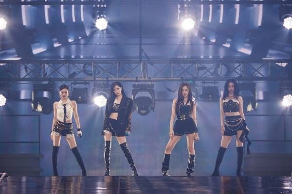 31일 서울 송파구 올림픽공원 KSPO DOME에서 에스파의 세 번째 단독 콘서트 ‘2025 aespa LIVE TOUR -SYNK : aeXIS LINE’(2025 에스파 라이브 투어 – 싱크 : 엑시스 라인, 이하 ‘엑시스 라인’)가 개최됐다. / 사진 = SM엔터테인먼트