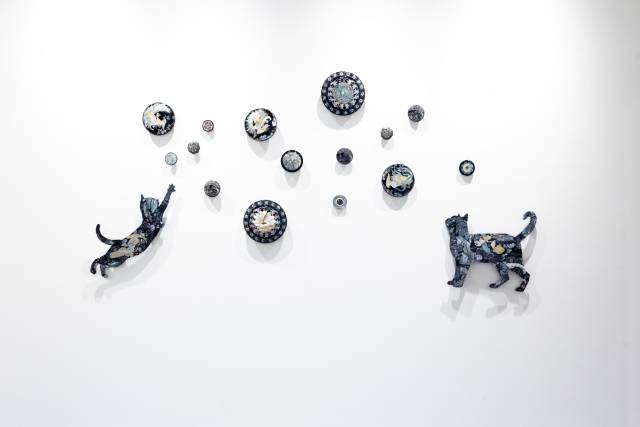 김경화, 방울방울 골동자개농, 공간 내 설치, 2022. (재)부산문화회관 제공