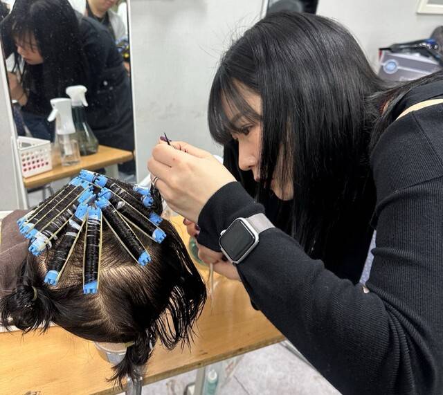 부상으로 축구를 그만둬야 했던 정수아(24)씨. 현재 미용학원을 다니며 제2의 인생을 준비하고 있다. 정수아 제공