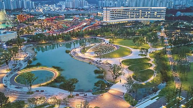 '2025'지역문화박람회'가 개최될 김해 롯데가든파크 일원. 롯데워터파크, 롯데호텔앤리조트, 김해롯데아울렛 등 문화시설이 집약된
김해관광유통단지 내에 위치한다. 사진=도진영