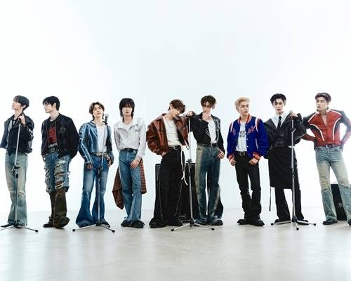 그룹 제로베이스원(ZEROBASEONE)이 1일 오후 정규 1집 ‘네버 세이 네버(NEVER SAY NEVER)’ 발매 기념 쇼케이스를 연다.