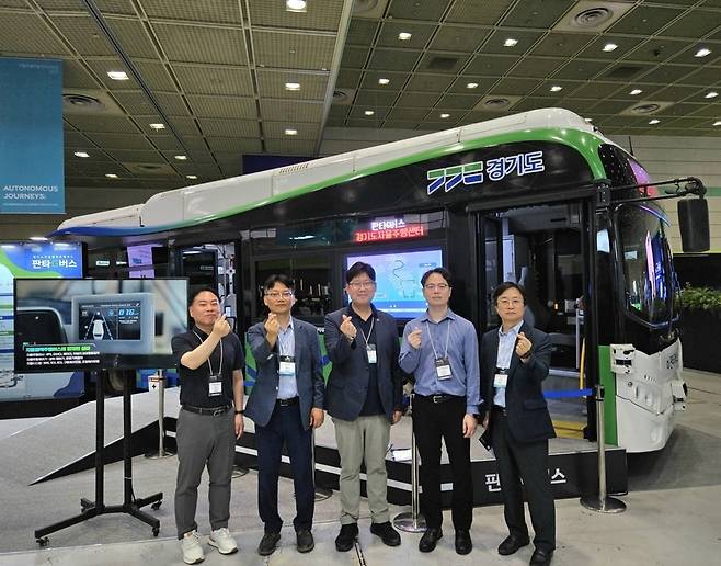 ▲ 지난 8월 서울 코엑스에서 열린 2025 자율주행모빌리티산업전전시회에 차세대융합기술원구원 관계자들이 참석한 모습./사진제공=차세대융합기술연구원