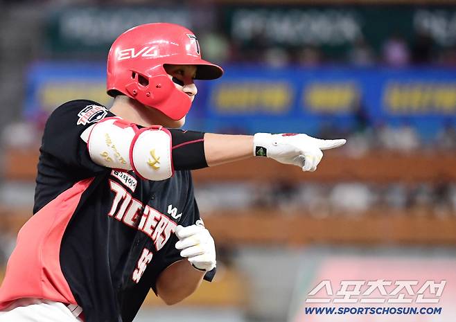 28일 인천 SSG랜더스필드에서 열린 KBO리그 SSG와 KIA의 경기. 8회 솔로홈런을 날린 KIA 오선우. 인천=송정헌 기자songs@sportschosun.com/2025.08.28/
