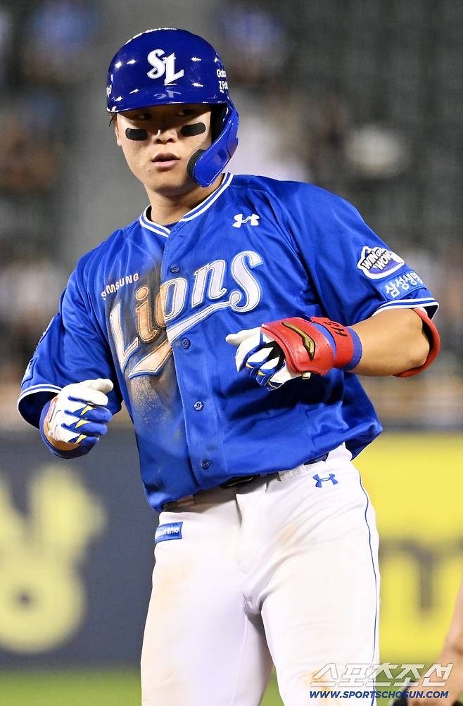 26일 잠실야구장에서 열린 삼성과 두산의 경기, 9회초 박승규가 안타를 치고 기쁨을 나누고 있다. 잠실=허상욱 기자wook@sportschosun.com/2025.08.26/