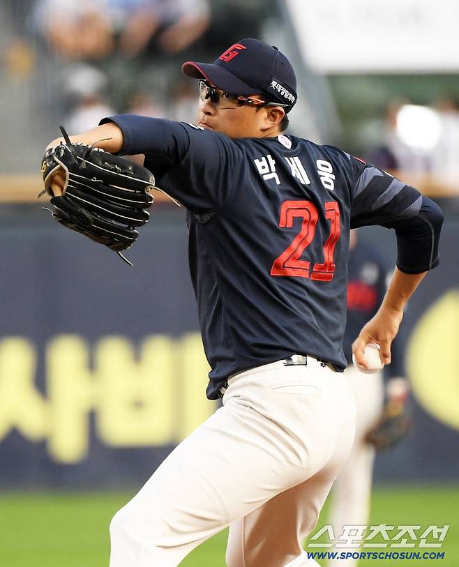 2일 잠실구장에서 열린 LG 트윈스와 롯데 자이언츠의 경기. 롯데 박세웅이 역투하고 있다. 잠실=박재만 기자 pjm@sportschosun.com/2025.09.02/