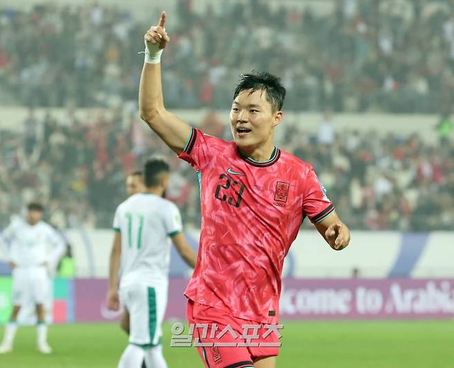 홍명보 감독이 이끄는 한국 축구대표팀이 15일 오후 용인미르스타디움에서 2026 북중미 월드컵 아시아지역 3차예선 이라크와 경기를 펼쳤다. 후반 오현규가 두번째 골을 성공시키고 환호하고있다. 용인=정시종 기자 capa@edaily.co.kr /2024.10.15.