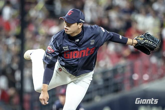롯데 자이언츠 구승민이 지난 7월 4일 광주 기아챔피언스필드에서 열린 2025 KBO리그 정규시즌 KIA 타이거즈와의 원정 경기에서 공을 던지고 있다. 롯데 자이언츠 제공